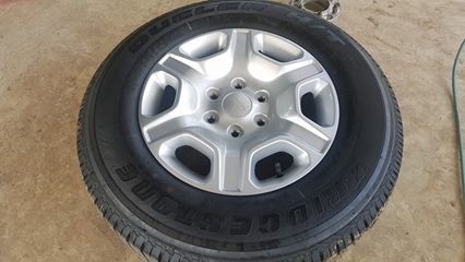 แม็ก Ford T7 พร้อมยาง Bridgestone ขนาด 265/65R17 รถวิ่งออกจากศูนย์ และมาที่ร้านเลย ขายราคา 22,000 บาท