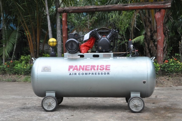 ขายปั้มลม 2สูบ(300ลิตรใหญ่) 5.5kwสภาพสวยเดิม ของใหม่เปิดตู้ติดมา1ตัว 26,000บาท เท่านั้น!!