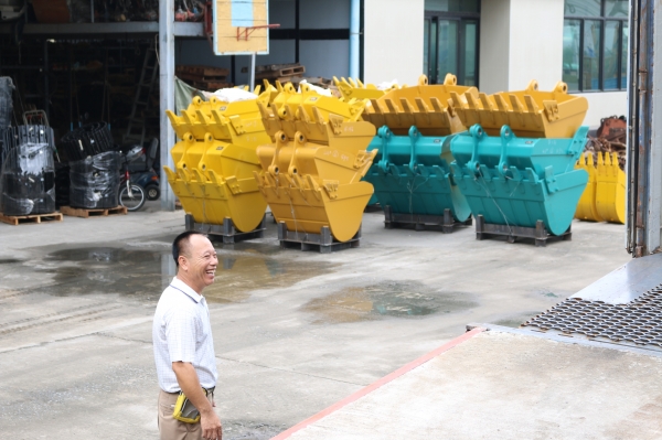 บุ้งกี๋แบ็คโฮ