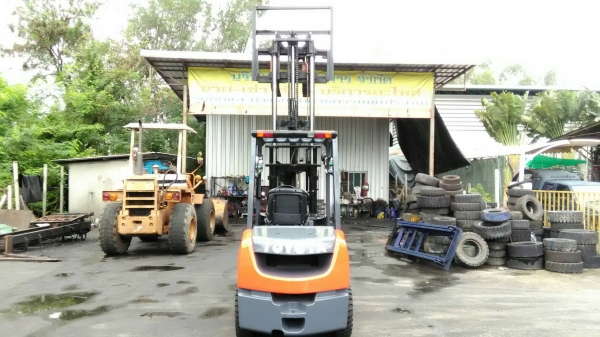 Toyota8fd35j ขนาด3.5ตัน เสาสูง3เมตรเข้าตู้ไซค์ซิฟ เกียร์ออร์โต้ เครื่องยนต์ดีเซล2Z2 4สูบรุ่นค่านิยม