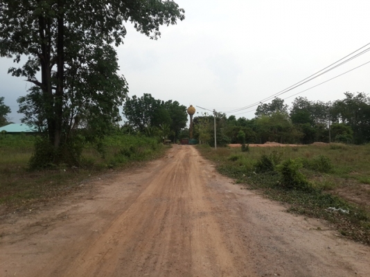 ทางเข้าที่ดินตรงข้ามที่ทำการกองทุนหมู่บ้านหนองสองห้อง อ.พนมสารคาม