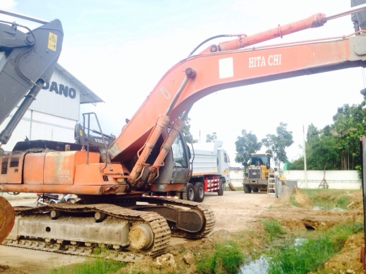 ขายรถขุด Hitachi  ZX-350H ราคา 1,000,000 บาท ติดต่อ 08-1237-4444 เlสือ