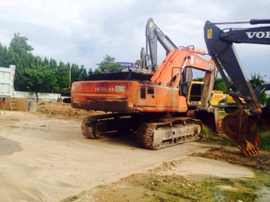 ขายรถขุด Hitachi  ZX-350H ราคา 1,000,000 บาท ติดต่อ 08-1237-4444 เlสือ