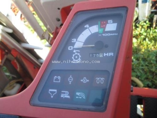 รถเกี่ยวข้าวนั่งขับ รหัสสินค้า : 80802294 ยี่ห้อ : MITSUBISHI รุ่น : MC12 ติดต่อ Tel.086-8150487 www.nihonmono.com