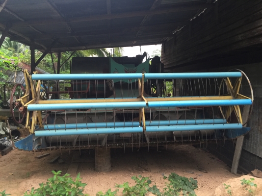 รถเกี่ยวพร้อมลุย