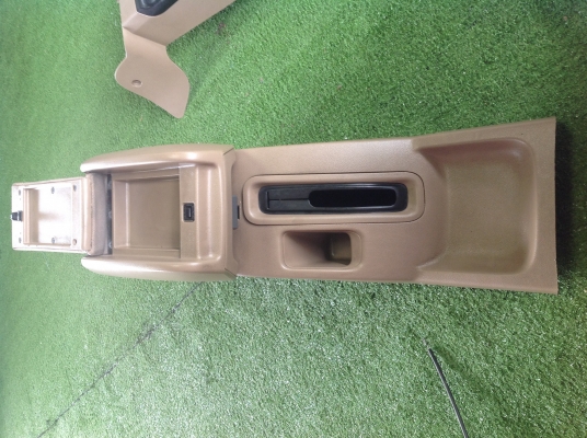 คอนโซลกลางพักแขน เชฟโรเลต โคโรลาโด2010 คอนโซลกลางพักแขน เชฟโรเลต โคโรลาโด2010