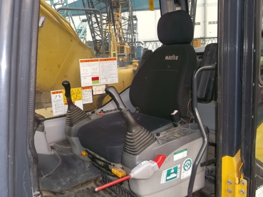 ขายรถแบคโฮ KOMATSU PC200-7 ปี 2005