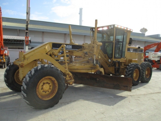 ขายรถเกรด CATERPILLAR 140H ปี 1997
