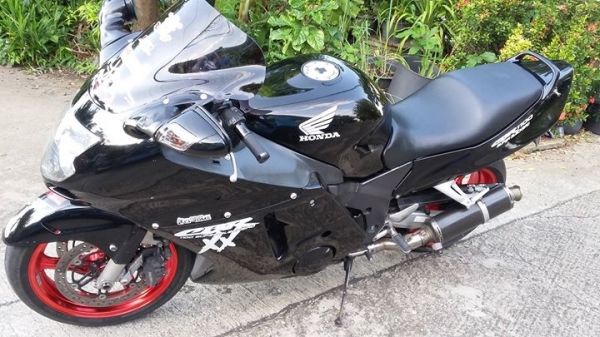 CBR1100 BLACKBIRD ทะเบียนเล่มเขียว