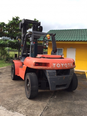 ขายรถยกโฟร์คลิฟท์8ตัน ดีเซล