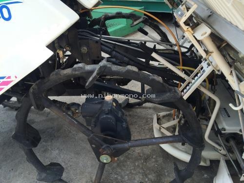 มองหา รถปลูกข้าวดำนานั่งขับ รหัสสินค้า : 80904411 ยี่ห้อ : ISEKI รุ่น : PM40