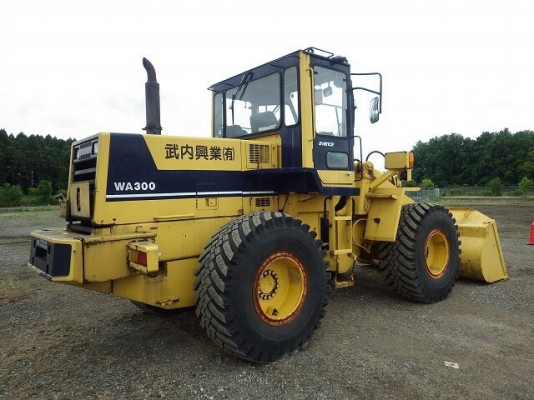 ถึงไทยแล้วครับ KOMATSU WA300-1 ซีเรียล 30,000กว่า ญี่ปุ่นแท้ โทร.090-986-2521 อ๊อบ