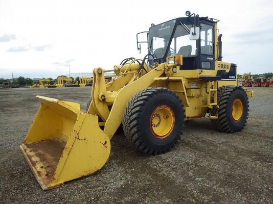 ถึงไทยแล้วครับ KOMATSU WA300-1 ซีเรียล 30,000กว่า ญี่ปุ่นแท้ โทร.090-986-2521 อ๊อบ
