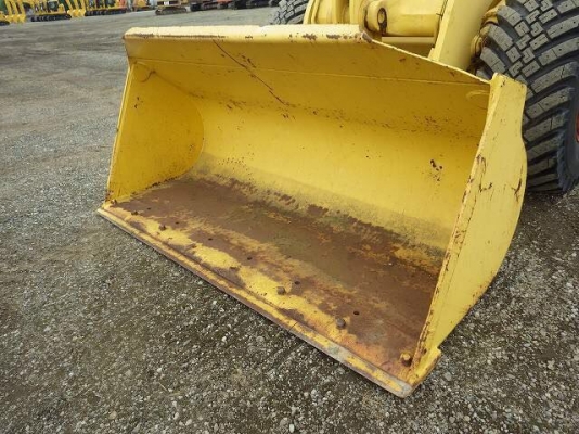 ถึงไทยแล้วครับ KOMATSU WA300-1 ซีเรียล 30,000กว่า ญี่ปุ่นแท้ โทร.090-986-2521 อ๊อบ