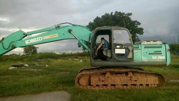 ขายรถแบคโฮ KOBELCO SK 200 YN-12 มี 2 คัน รถสวยพร้อมใช้ ราคา.1700000 สนใจรีบจองด่วน
