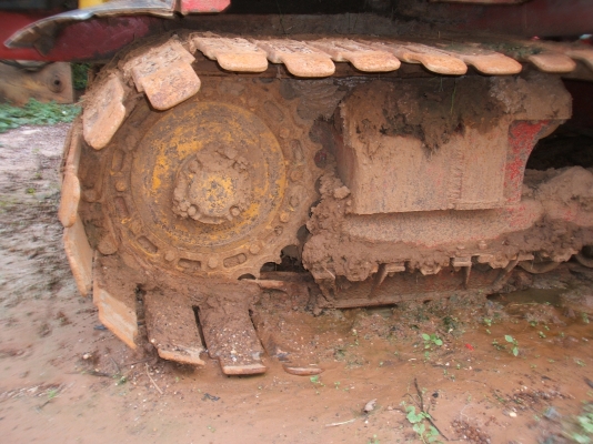 ขายรถเกี่ยวข้าวไทเส็ง อุ้ม 2.5 ตัน เครื่องยนต์อีซูซุ 210 แรงม้า ปั้มไดกิ๊นส์เบอร์ 23 ตัวเดิน 12 HT