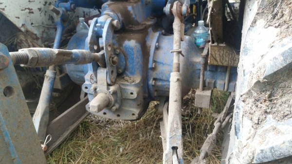 ขายด่วน รถไถFROD 6610 เสื้อลาย ไอดีโต ยางสวย เครื่องดี ปั้มแดงปั้มขาวดี อุปกรณ์ไม่มีตก อุปกรณ์ มีเท่าติดรถ รถพร้อมใช้งานเลยครับ เอกสารสัญญาซื้อขาย