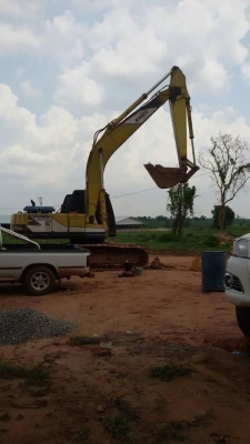 ขายรถแบคโค SK200-3 มาร์คที เครื่องเดิม ปั้มเดิม ช่วงล่างดี เอวแน่น ทำงานเร็ว สภาพพร้อมใช้งาน ราคา550,000 สนใจโทร 090-8588220คุณนะ 093-3258446คุณบิว หรือเข้าดูสินค้าอื่นๆได้ที่ www.narong2truck.com หรือ www.truck.in.th/498 หรือเพจFacebook ณรงค์ ซื้อขายรถมื