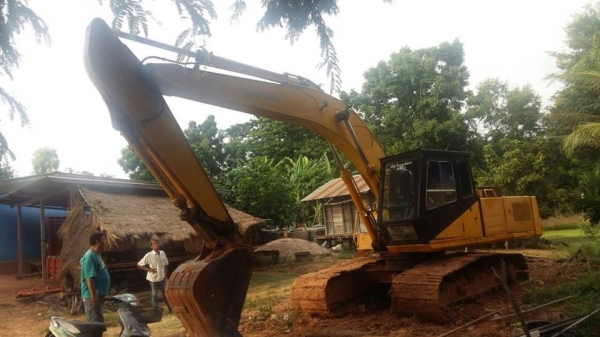 ขายรถแบคโค SUMITOMO F2-2800 รถบ้านใช้งานอยู่ เอกสารใบซื้อขาย ราคา300,000 สนใจโทร 090-8588220คุณนะ 093-3258446คุณบิว หรือเข้าดูสินค้าอื่นๆได้ที่ www.narong2truck.com หรือ www.truck.in.th/498 หรือเพจFacebook ณรงค์ ซื้อขายรถมือสอง (เว็บไซต์ส่วนตัว) หรือFaceb