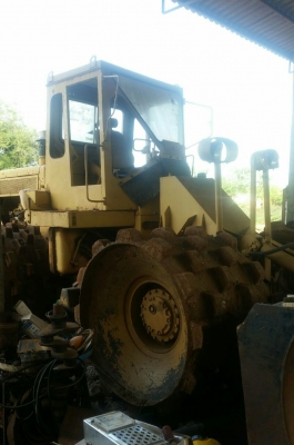 รถแทรกเตอร์**4ล้อหนาม** CATERPILLER 816 มีทะเบียน