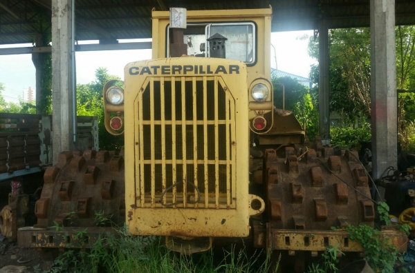 รถแทรกเตอร์**4ล้อหนาม** CATERPILLER 816 มีทะเบียน