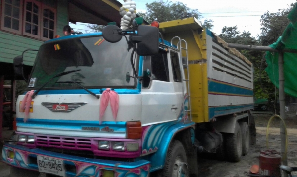 ฝากขาย10ล้อ2เพลาเครื่องEM100พร้อมใช้ราคา600000ต่อรอง