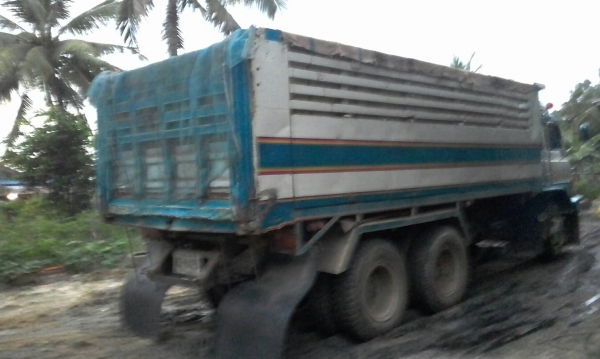 ฝากขาย10ล้อ2เพลาเครื่องEM100พร้อมใช้ราคา600000ต่อรอง