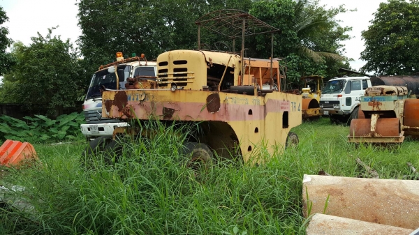 ต้องการขายรถบด11ล้อ ทะเบียนพร้อม