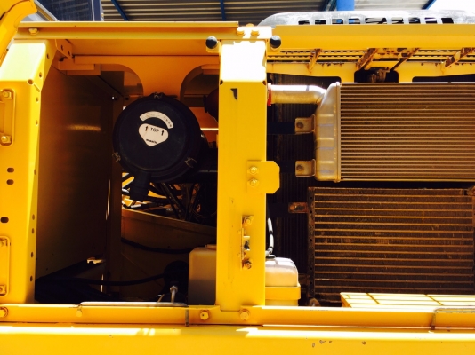 ขายด่วน!! Komatsu PC200-7 ไมล์ 10,xxx เอกสารเล่ม สภาพสวยค่ะ