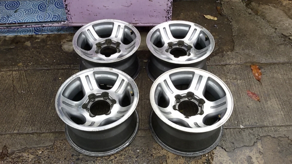 แม็ก Infinity 15 กว้าง 8.5 et 5 สภาพสวยหนา มีรอยนิดหน่อย ไม่คดไม่ดุ้ง 4 วง 5,500 บาท แม็ก Infinity 15 กว้าง 8.5 et 5 สภาพสวยหนา มีรอยนิดหน่อย ไม่คดไม่ดุ้ง 4 วง 5,500 บาท