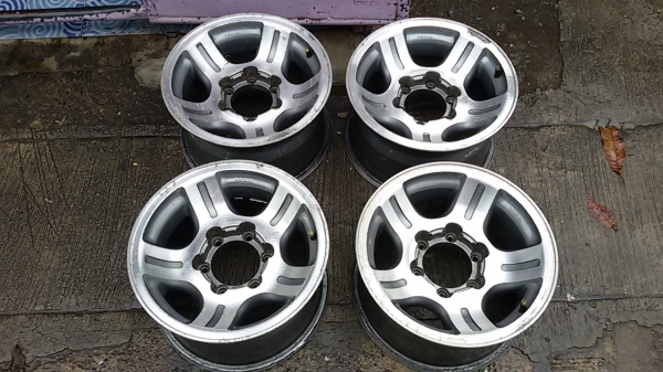 แม็ก Infinity 15 กว้าง 8.5 et 5 สภาพสวยหนา มีรอยนิดหน่อย ไม่คดไม่ดุ้ง 4 วง 5,500 บาท แม็ก Infinity 15 กว้าง 8.5 et 5 สภาพสวยหนา มีรอยนิดหน่อย ไม่คดไม่ดุ้ง 4 วง 5,500 บาท