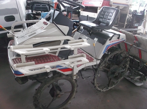 ขายเหมา2คันรถปลูกข้าว MITSUBISHI  MPR45H  ปลูกได้4แถว ของเก่าญี่ปุ่น
