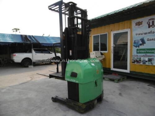 มองหา รถยกไฟฟ้ายืนขับ รหัสสินค้า : 80803389 ยี่ห้อ : TOYOTA รุ่น : 7FBP9 ติดต่อ Tel.086-8150487 www.nihonmono.com