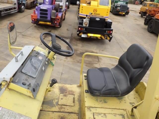 รถบดสามล้อเหล็ก SAKAI R2H FROM JAPAN สนใจติดต่อ 063-9316985 ID LINE : 0639316985 ครับ