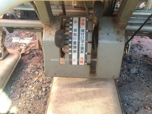 มองหา รถปลูกข้าวดำนาเดินตาม รหัสสินค้า : 80904194 ยี่ห้อ : KUBOTA รุ่น : SP-2