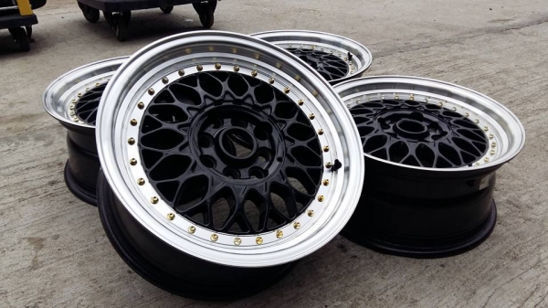 ขายล้อแม็กมือ2 bbs 15" สนใจติดต่อ ตาเล็ก ล้อและยางครับ 081-3747940