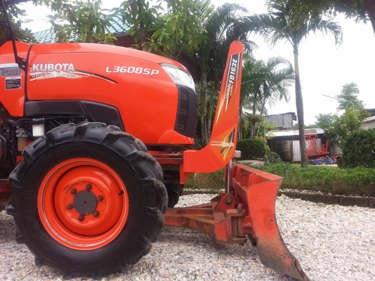 คูโบต้า L3608SP 4 WD พร้อมใบมีดดันหน้า คูโบต้า L3608SP 4 WD พร้อมใบมีดดันหน้า