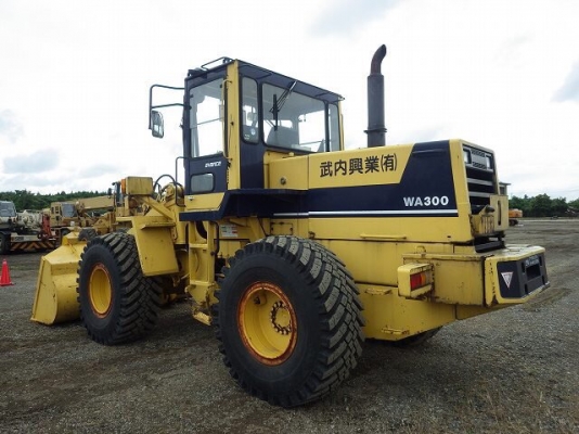 KOMATSU WA300-1 ซีเรียล 30,000 ญี่ปุ่นแท้ โทร.090-986-2521 อ๊อบ