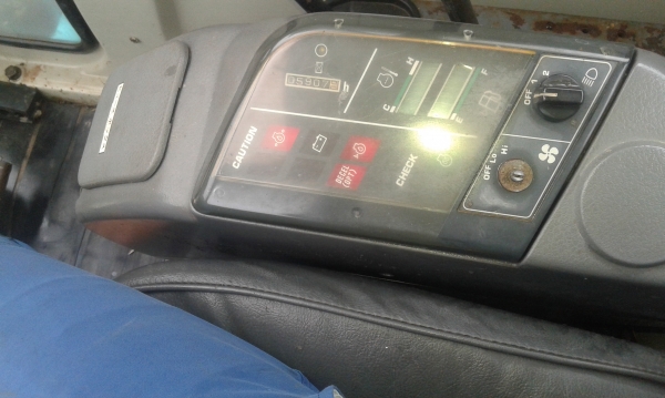 ขายแบคโฮ 20-7E เก่านอก พร้อมใช้ 061 7981928 ขายแบคโฮ 20-7E เก่านอก พร้อมใช้ 061 7981928