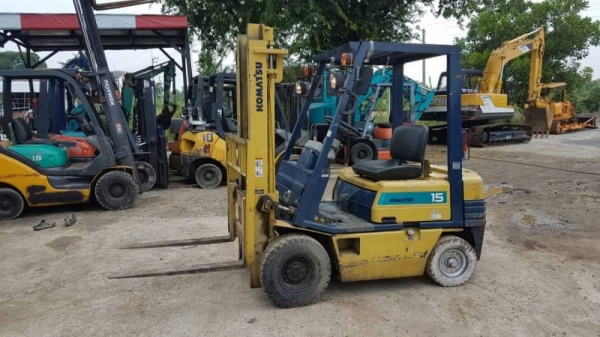 ขายด่วนรถยกKOMATSU FG15-15 ยก1.5ตันเสาสูง3เมตรรถนอกนำเข้ายังไม่เคยใช้งานในเมืองไทยเลย=รุ่นใหม่ขายถูกๆๆ