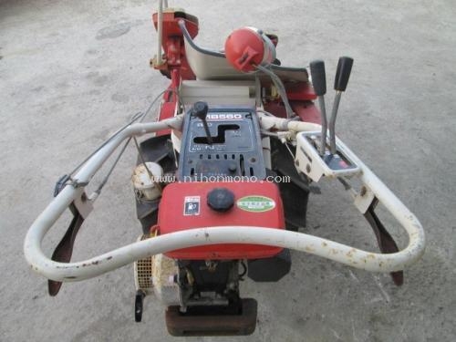 มองหา รถเกี่ยวข้าวเดินตาม รหัสสินค้า : 80904370 ยี่ห้อ : MITSUBISHI รุ่น : MB550