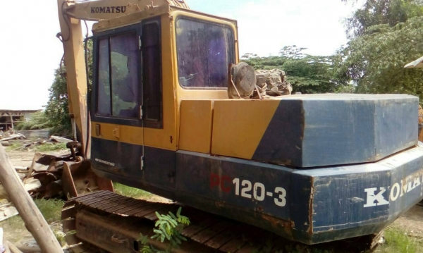 ขาย Komatsu Pc120-3สภาพสวยพร้อมใช้ ต่อคุณอ๊อฟพิจิตร086-737-9991 ขาย Komatsu Pc120-3สภาพสวยพร้อมใช้ ต่อคุณอ๊อฟพิจิตร086-737-9991