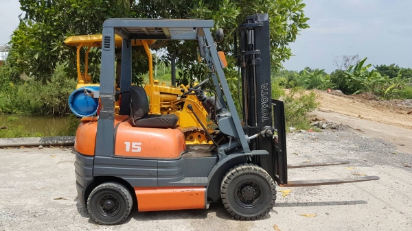 ขายด่วนรถยก TOYOTA 6FG15ยก1.5ตันเสาสูง3เมตรยางตันหน้าหลังรถนอกนำเข้ายังไม่เคยใช้งานในเมืองไทยเลย=รุ่นใหม่ขายถูกๆๆ