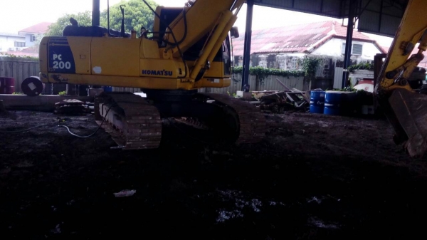 ขาย Komatsu Pc200-8 11xxxh สภาพสวยพร้อมใช้ ต่อคุณอ๊อฟพิจิตร086-737-9991 ขาย Komatsu Pc200-8 11xxxh สภาพสวยพร้อมใช้ ต่อคุณอ๊อฟพิจิตร086-737-9991