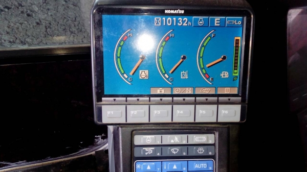 ขาย Komatsu Pc200-8 11xxxh สภาพสวยพร้อมใช้ ต่อคุณอ๊อฟพิจิตร086-737-9991 ขาย Komatsu Pc200-8 11xxxh สภาพสวยพร้อมใช้ ต่อคุณอ๊อฟพิจิตร086-737-9991