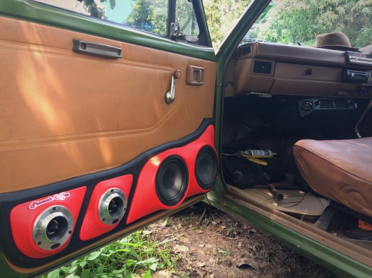 Datsun 720 Retro car