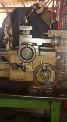 เครื่องกลึง 4 ฟุต ไต้หวัน 2 เพลา สภาพใช้งาน 0814583376 เอก ปทุมครับ