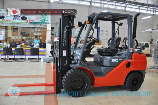 รถโฟล์คลิฟท์พร้อมขาย TOYOTA รุ่น 8FG30-31249  ราคา 435,000 บาท นำเข้าจากประเทศญี่ปุ่น 100\% ไม่เคยใช้งานในไทย