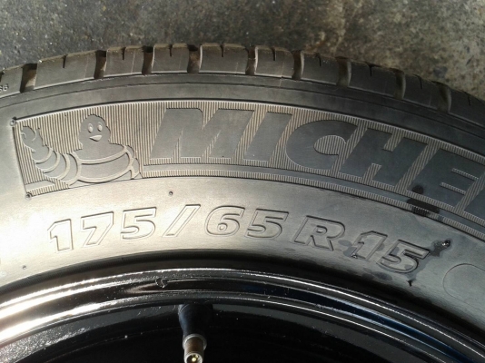 ล้อกะทะขอบ15นิ้ว4รู100 พร้อมยาง สวยๆ ชุดนี้ ราคา 1900 บาท ล้อกะทะขอบ15นิ้ว4รู100 พร้อมยาง สวยๆ ชุดนี้ ราคา 1900 บาท