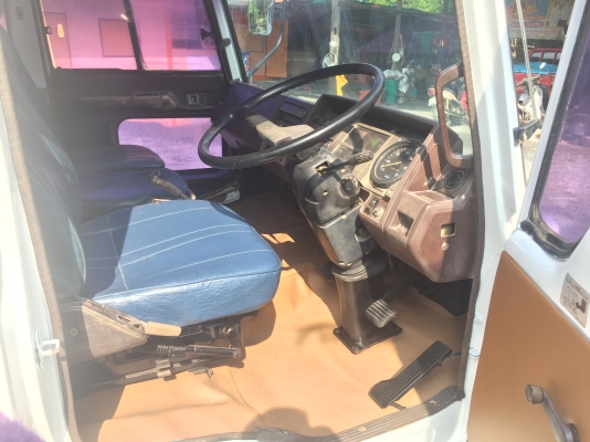 ขาย หัวสิบล้อ HINO 4D เก่าญี่ปุ่น ทำสีใหม่หมด อุปกรณ์มีครบ